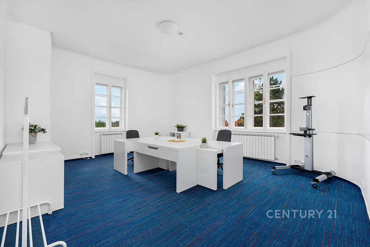 Pronájem kanceláře 160 m²